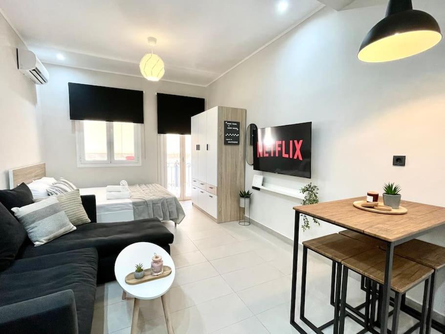 Urban Loft Downtown At Zakinthos Centre Apartment ไซคิย์นธอสทาวน์ ภายนอก รูปภาพ